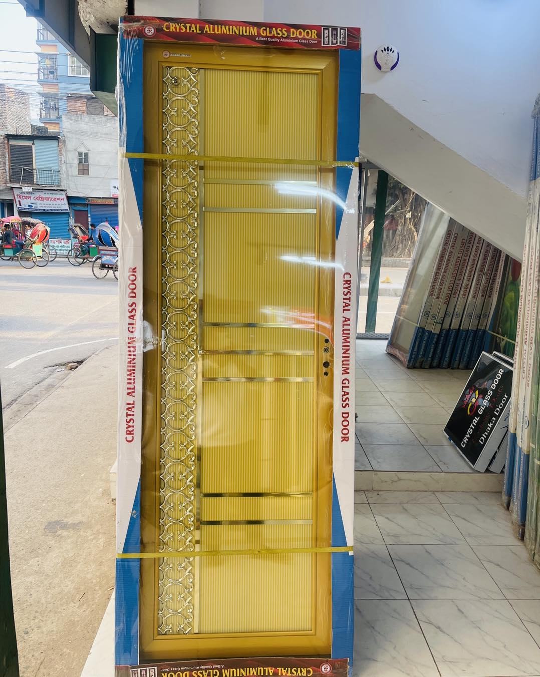 লাক্সারি গোল্ডেন জারা এলুমিনিয়াম গ্লাস ডোর 1